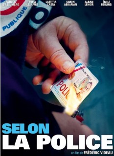 Voir Selon la police en streaming sur Filmo