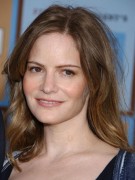 Jennifer Jason Leigh