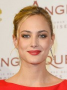 Nora Arnezeder